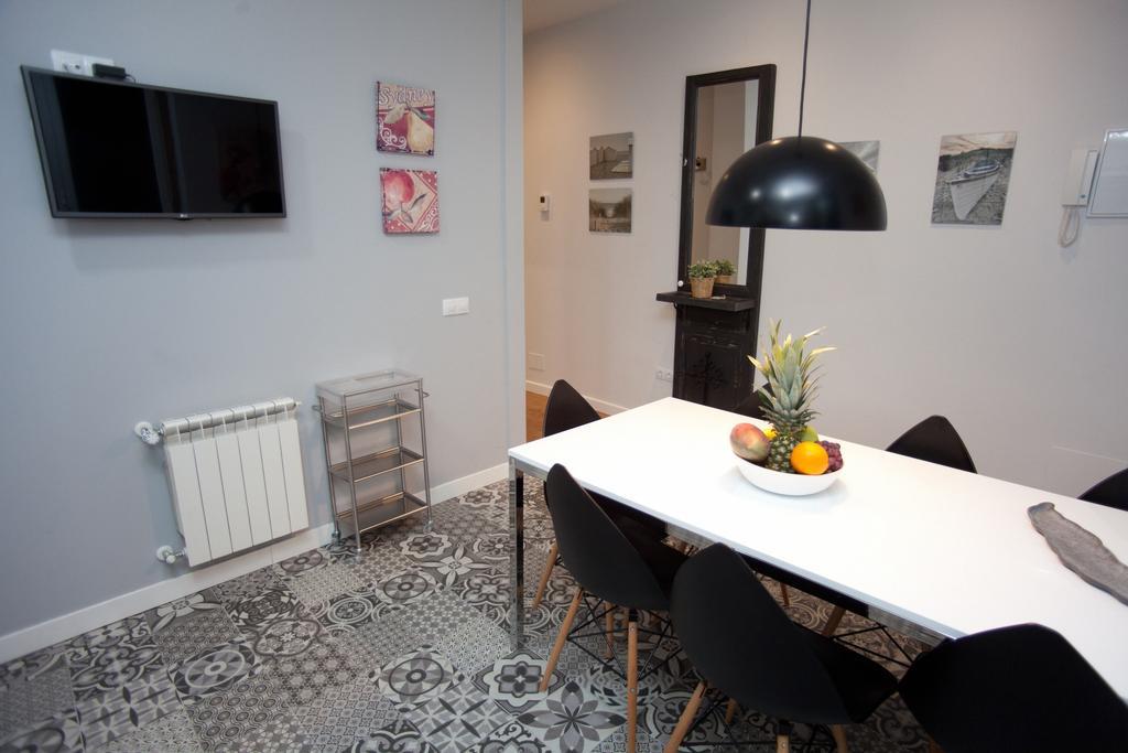 Sol Gran Via Apartment Мадрид Екстериор снимка